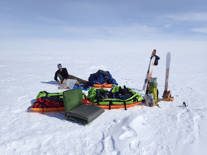 All participants towed pulk sleds loaded with equipment. Photo: expedition guide Ronny Finsås 